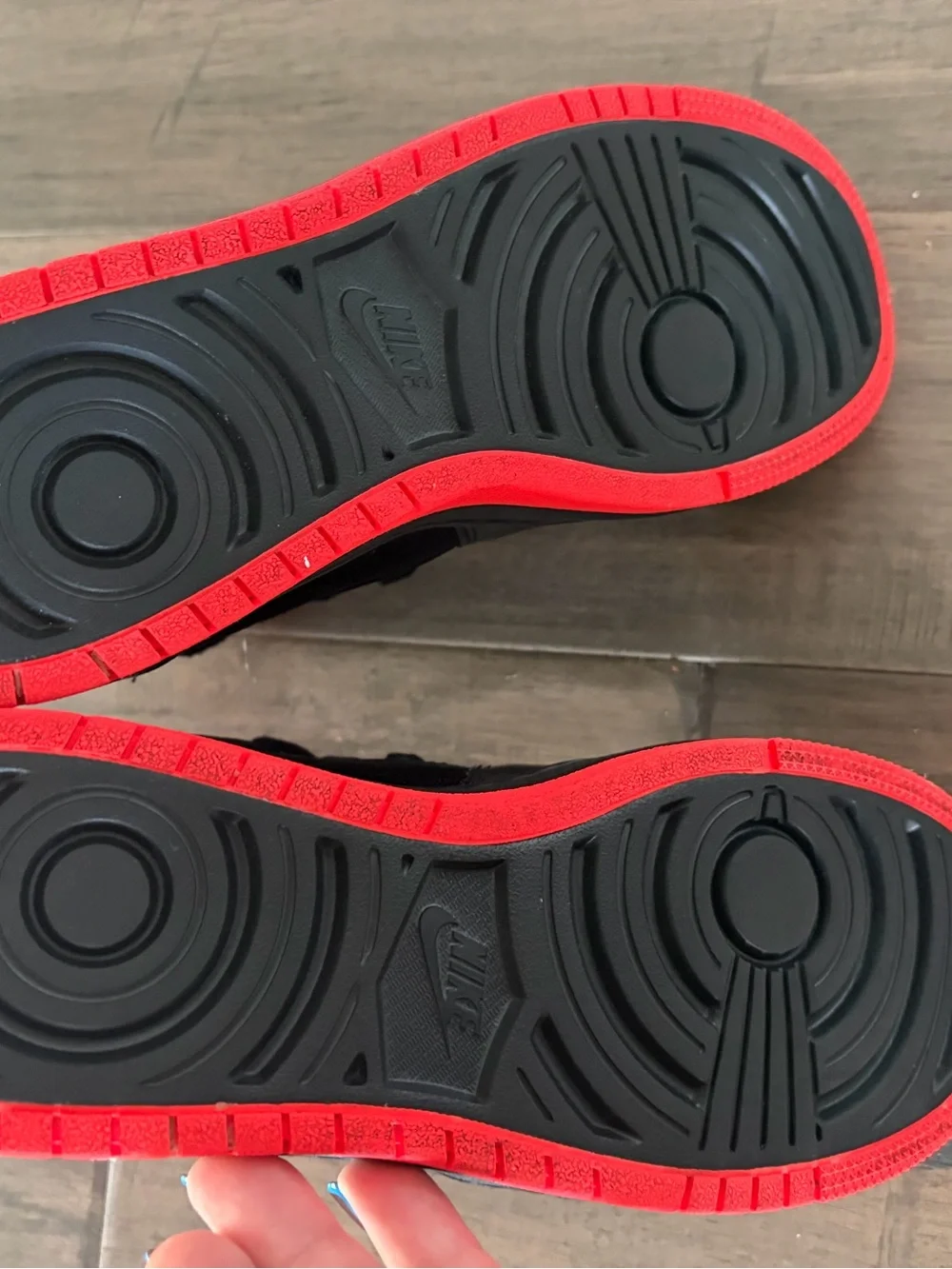 Air Jordan Nike 1 Nova XX 'Bred' sneakers